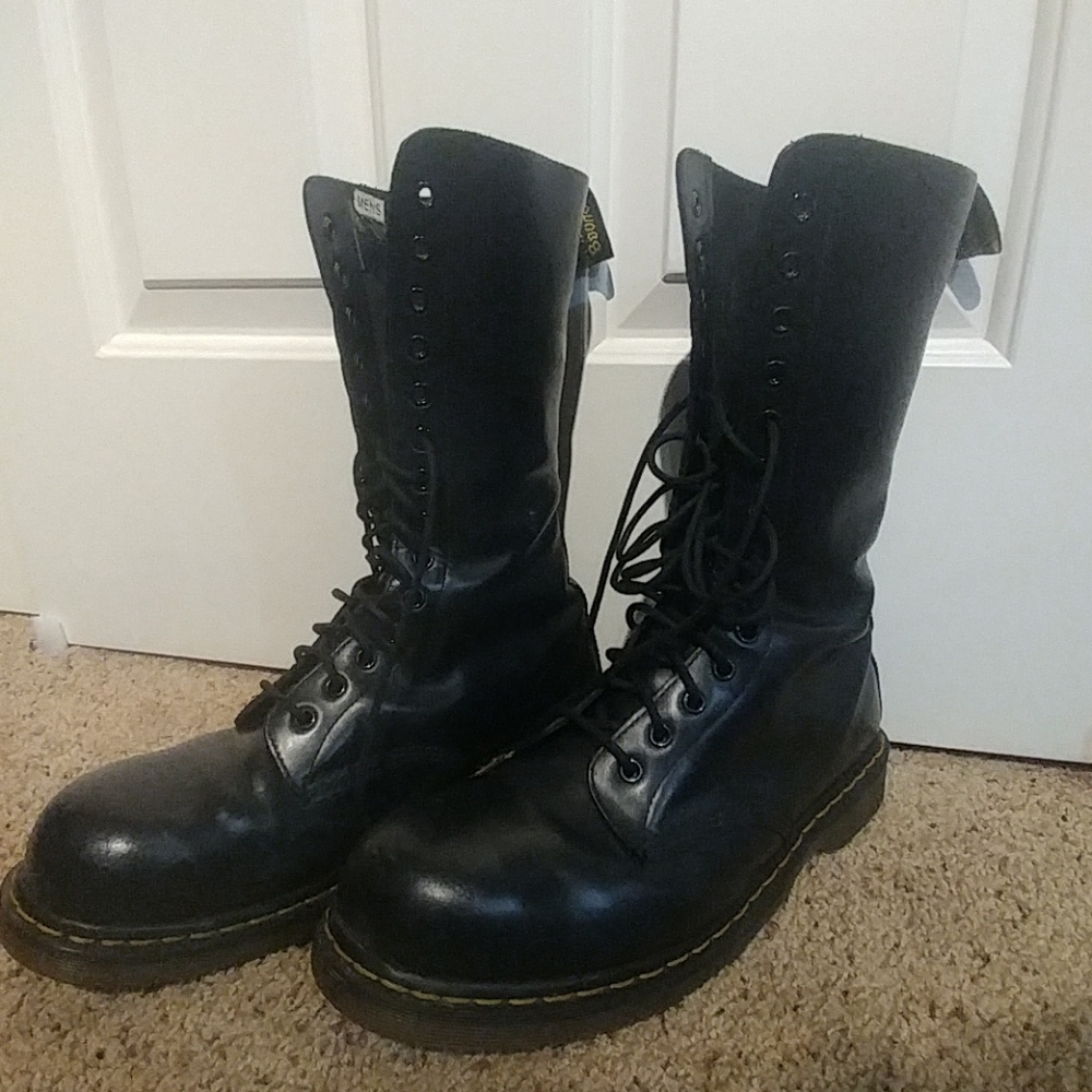 Dr. Martens 1940 14 Eye Boots